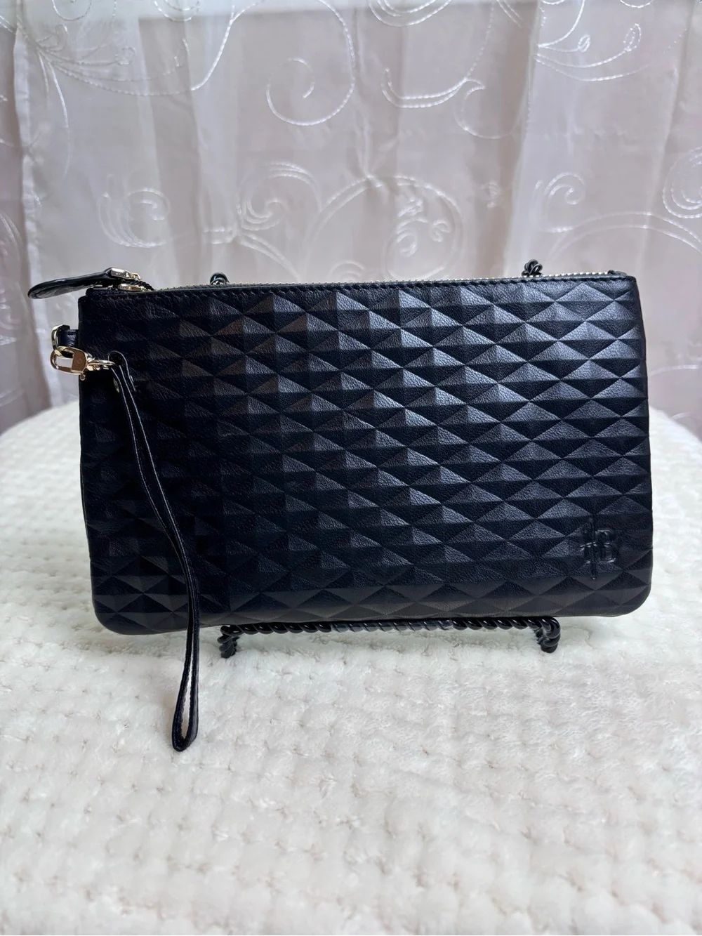 H&Butler Mighty Purse Diamond Black Leather Wristlet w/ Built-in Phone Charger - Picture 2 of 16